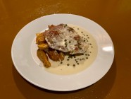 Pepřová omáčka s vepřovou krkovicí a americkými brambory